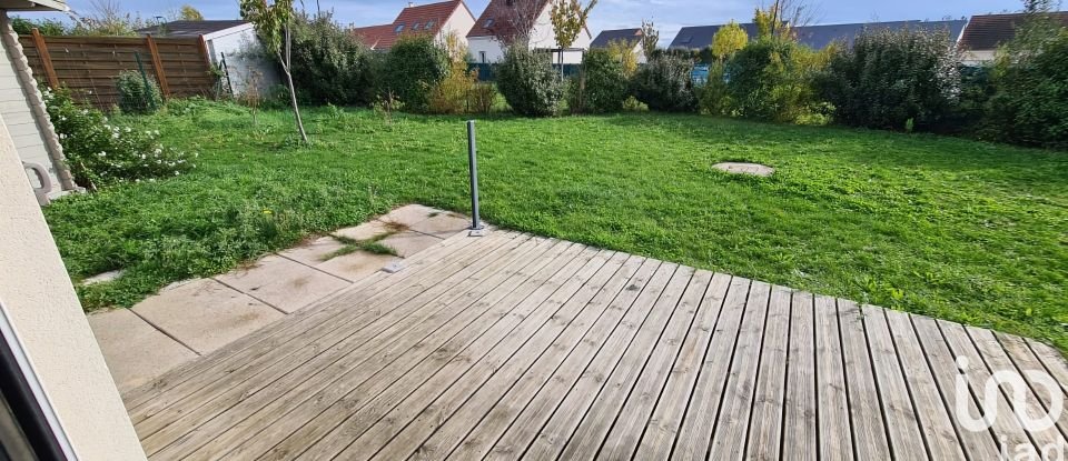 Pavillon 5 pièces de 82 m² à Saint-Ay (45130)