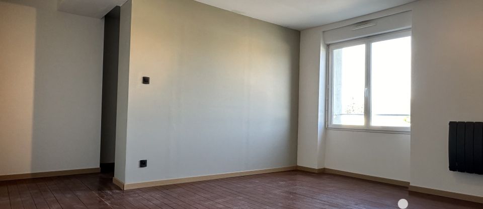 Maison 7 pièces de 220 m² à Plessé (44630)