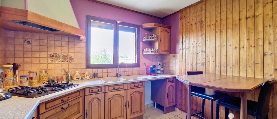 Traditional house 4 rooms of 100 m² in Chavanoz (38230)