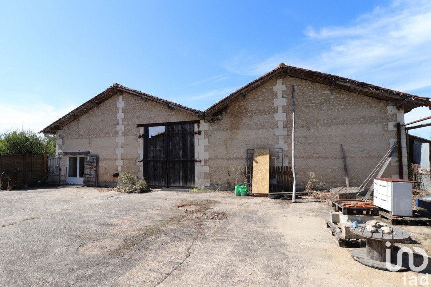 Maison 1 pièce de 1 m² à Chalais (16210)