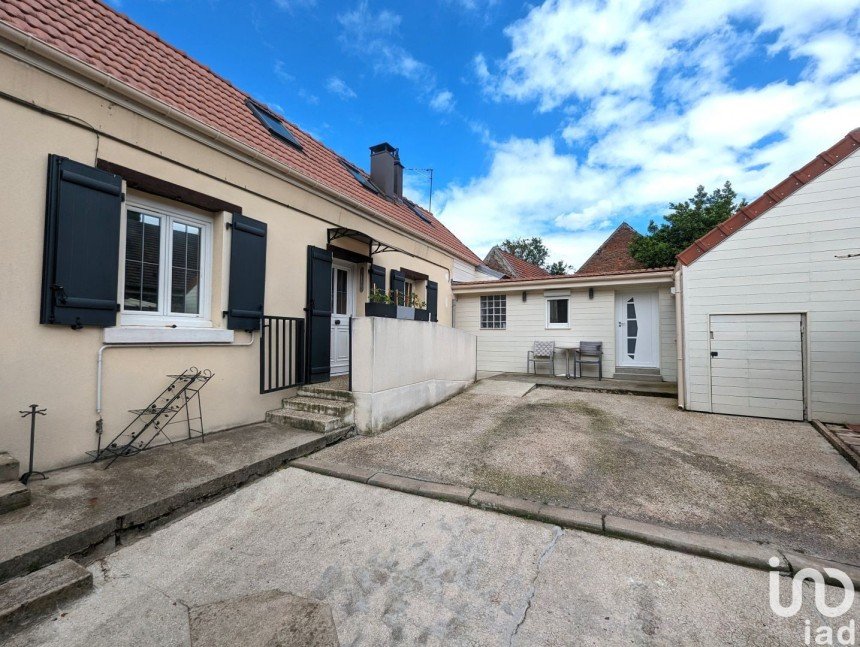 Maison 5 pièces de 107 m² à Chevrières (60710)