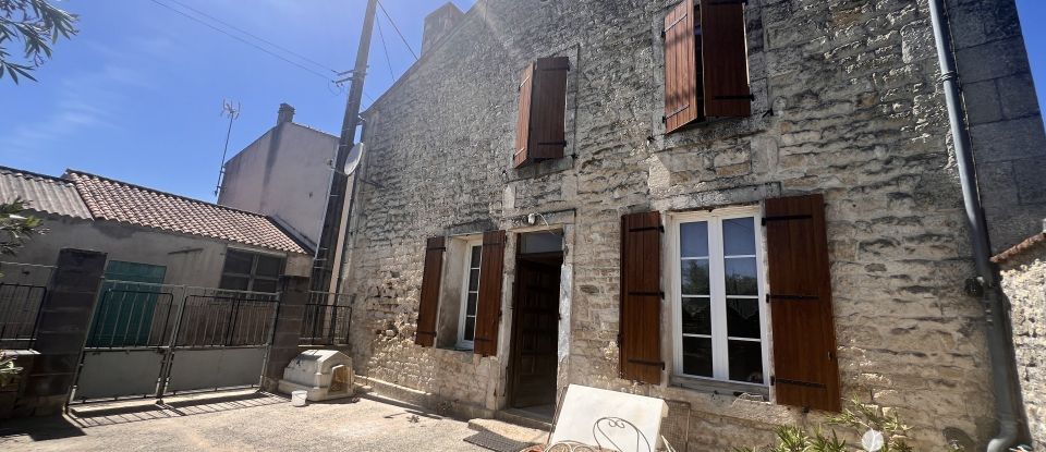 Town house 5 rooms of 169 m² in Ardillières (17290)