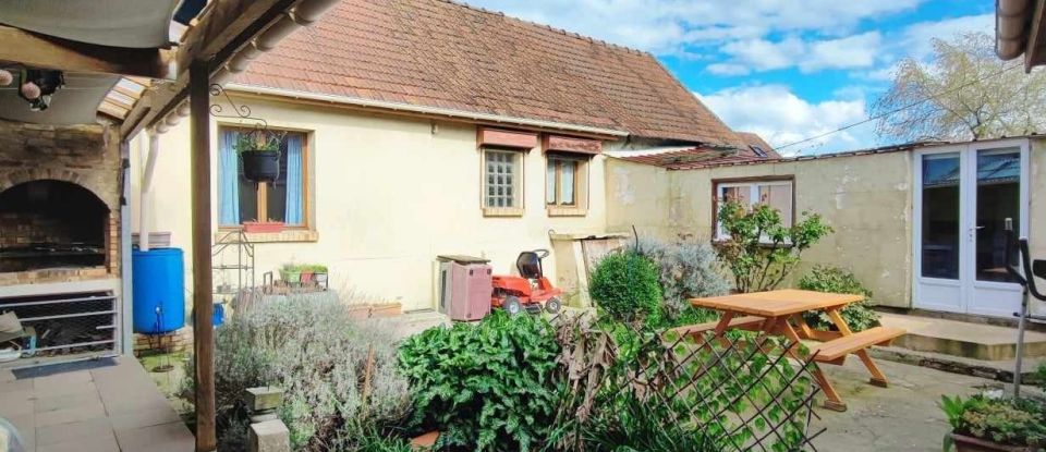 Traditional house 7 rooms of 176 m² in Sérévillers (60120)