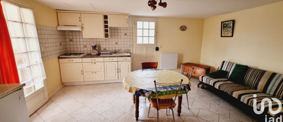 Traditional house 5 rooms of 169 m² in L'Hermenault (85570)