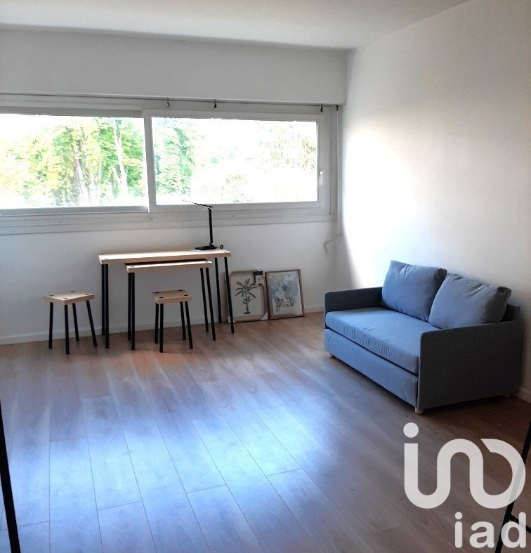 Apartment 1 room of 32 m² in Gif-sur-Yvette (91190)