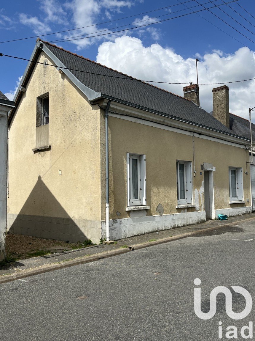 Village house 8 rooms of 214 m² in Baugé-en-Anjou (49150)