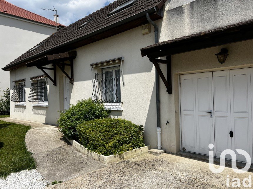 Maison traditionnelle 5 pièces de 110 m² à Brou-sur-Chantereine (77177)