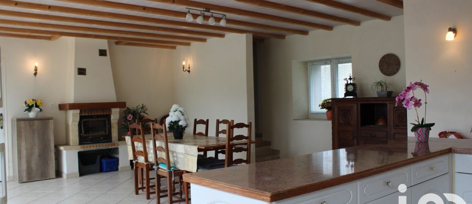 Traditional house 4 rooms of 148 m² in Chemillé-en-Anjou (49120)