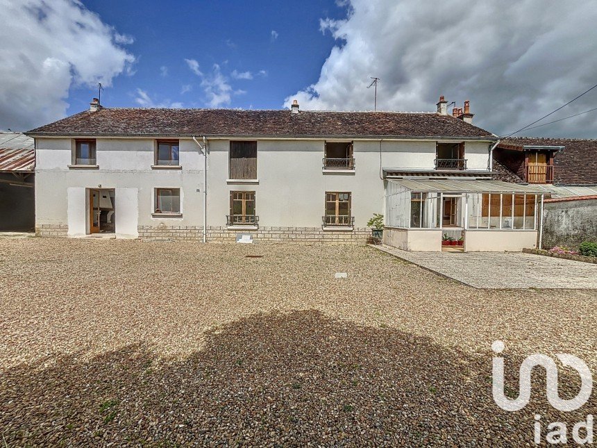 House 10 rooms of 213 m² in Monthou-sur-Cher (41400)