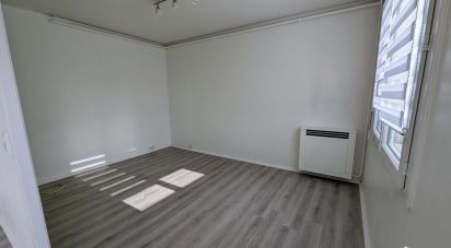 Apartment 3 rooms of 68 m² in Saint-Aubin-lès-Elbeuf (76410)