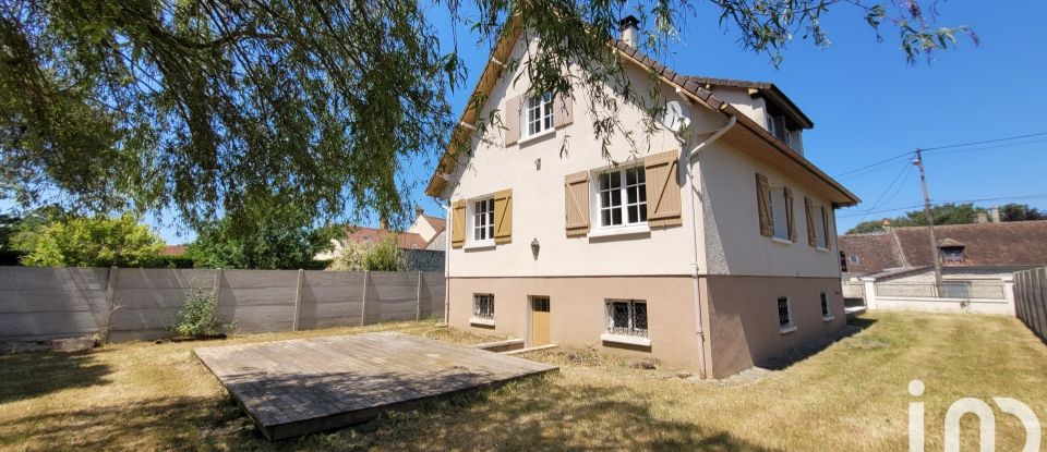 Traditional house 6 rooms of 133 m² in Valence-en-Brie (77830)