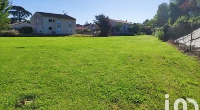 Land of 2,200 m² in Le Passage (47520)