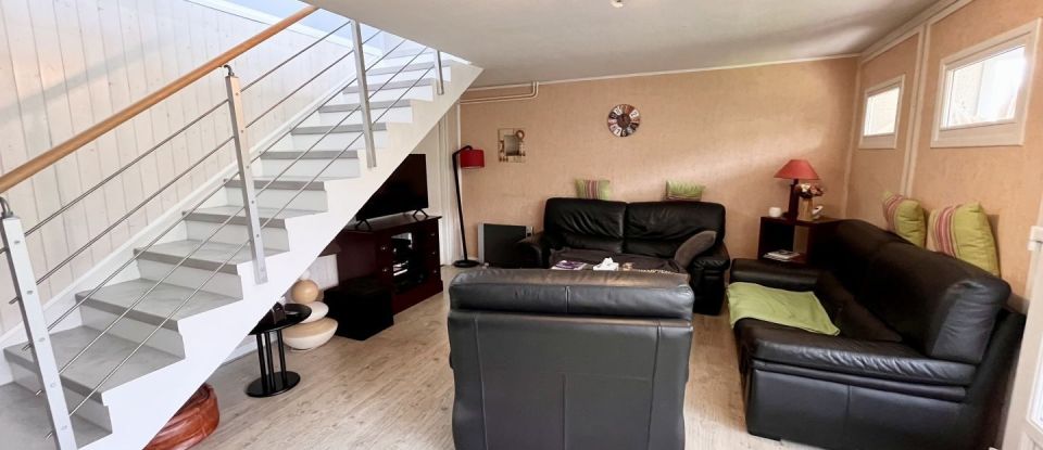 Maison 8 pièces de 140 m² à Mozac (63200)