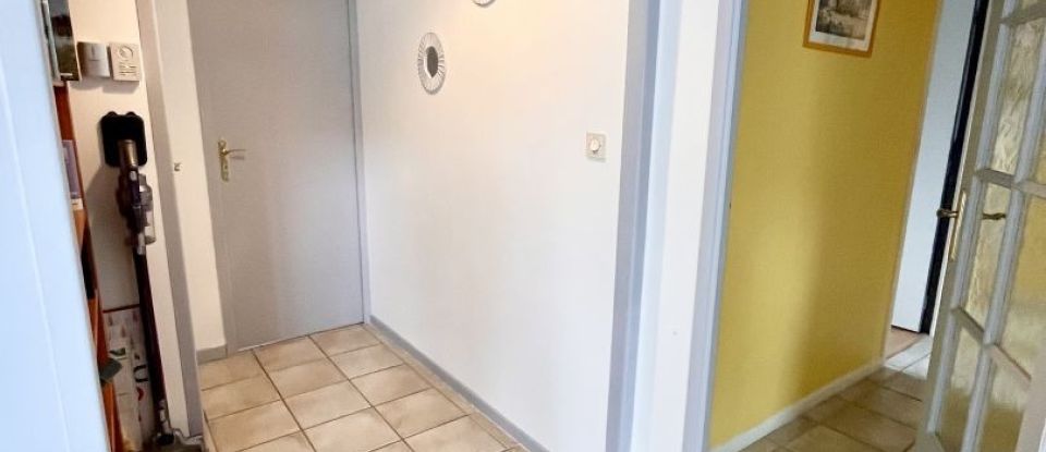 Maison 8 pièces de 140 m² à Mozac (63200)