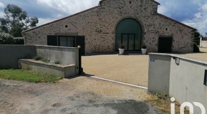 Grange 8 pièces de 276 m² à Les Landes-Genusson (85130)