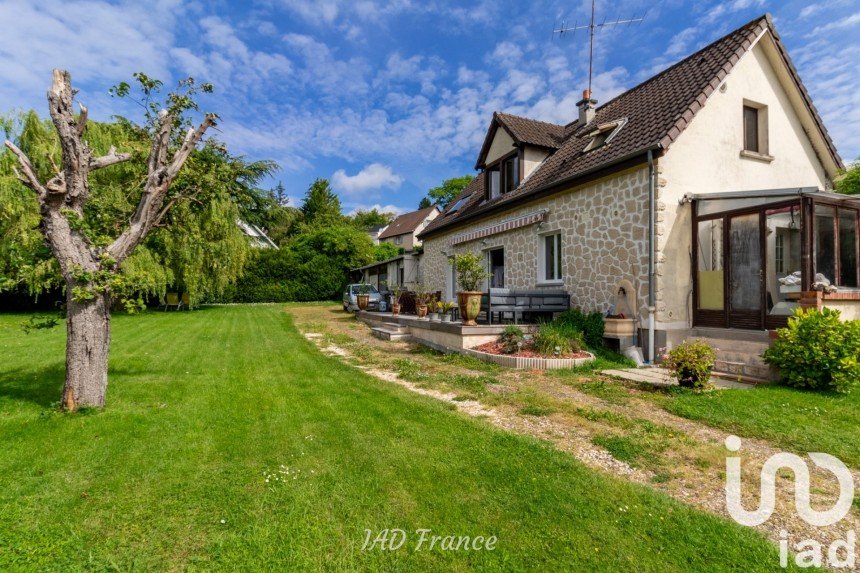 Traditional house 6 rooms of 120 m² in Beynes (78650)