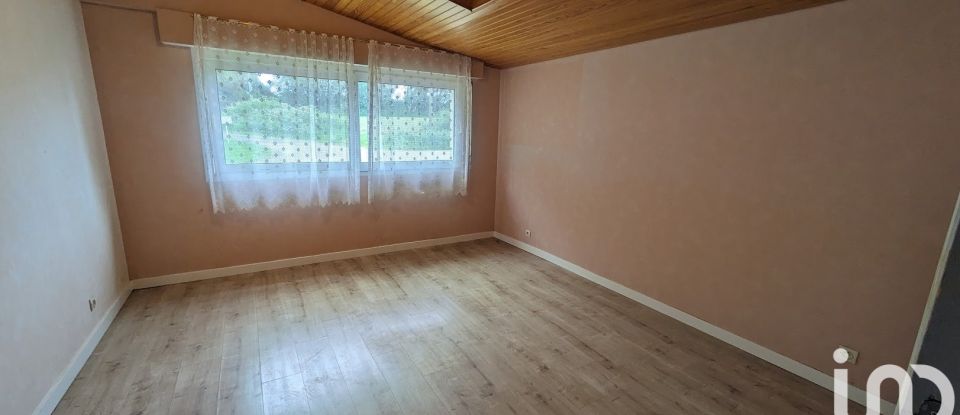 Maison de campagne 4 pièces de 90 m² à Plélo (22170)