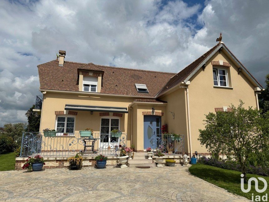 Maison 6 pièces de 145 m² à Beauvais (60000)