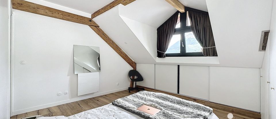 Maison 8 pièces de 175 m² à Duingt (74410)