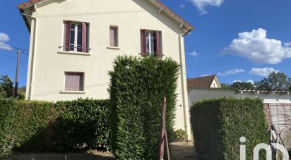 Traditional house 5 rooms of 104 m² in Désertines (03630)
