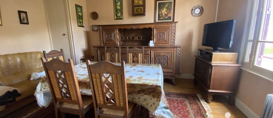 Traditional house 5 rooms of 104 m² in Désertines (03630)