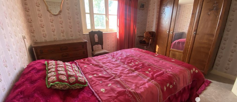 Traditional house 5 rooms of 104 m² in Désertines (03630)