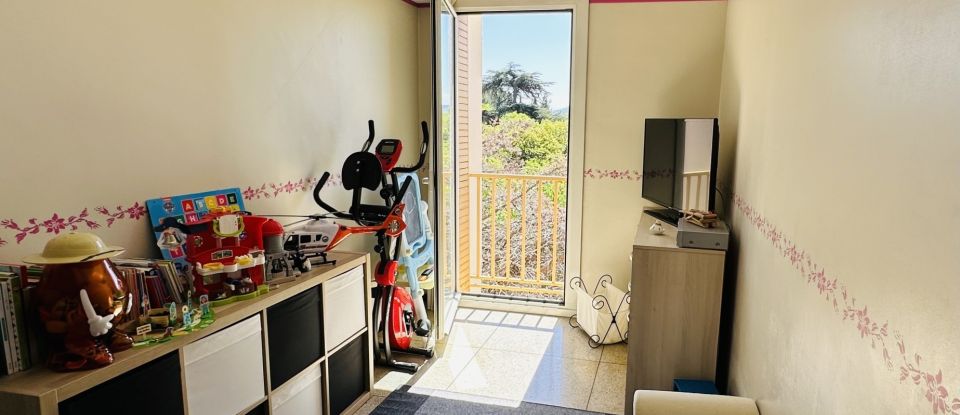 Apartment 4 rooms of 93 m² in Marseille (13004)