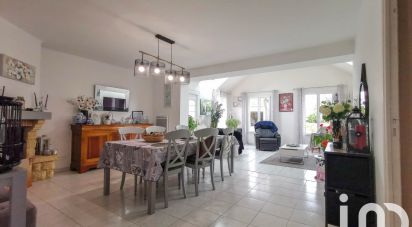 Maison 6 pièces de 140 m² à Dammartin-en-Serve (78111)