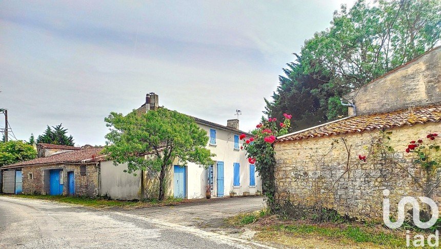 Maison 6 pièces de 164 m² à Saint-Crépin (17380)