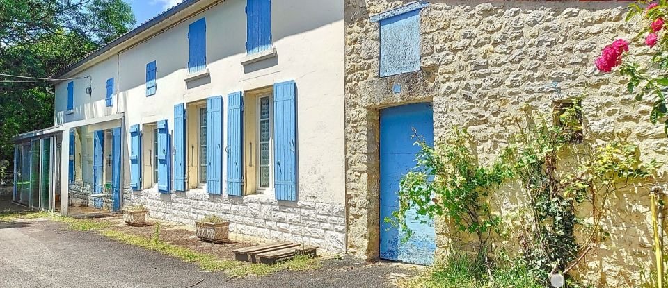 Maison 6 pièces de 164 m² à Saint-Crépin (17380)