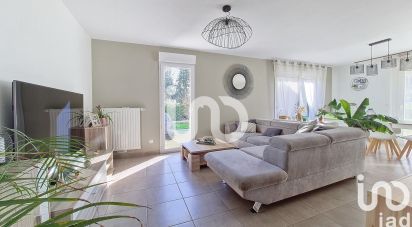 House 5 rooms of 104 m² in Saint-Jean-les-Deux-Jumeaux (77660)