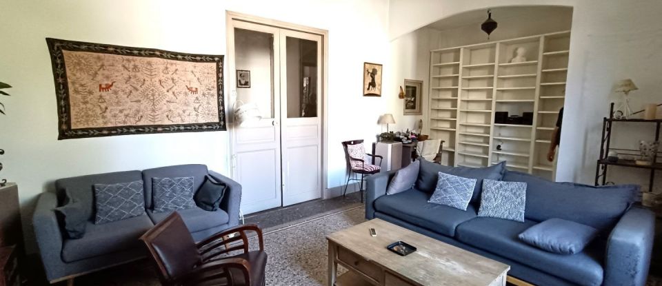 House 4 rooms of 81 m² in Arles (13200)