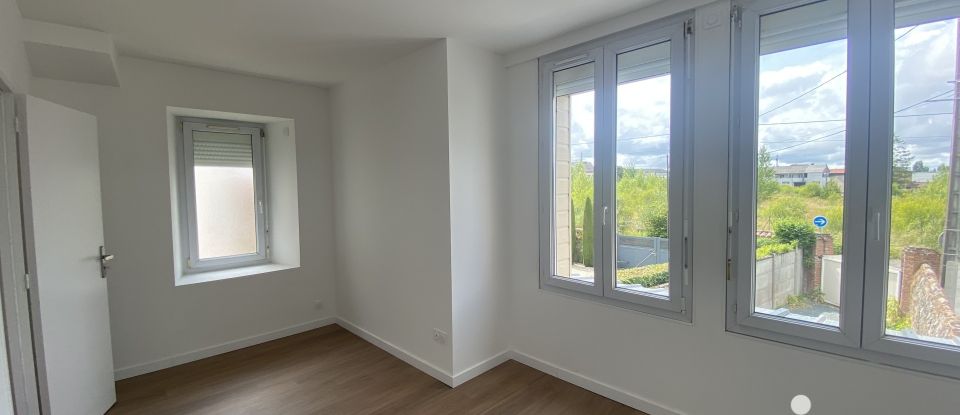 Town house 5 rooms of 118 m² in Cholet (49300)