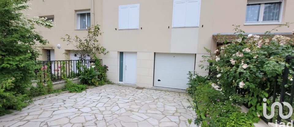 Maison de ville 4 pièces de 83 m² à La Queue-en-Brie (94510)