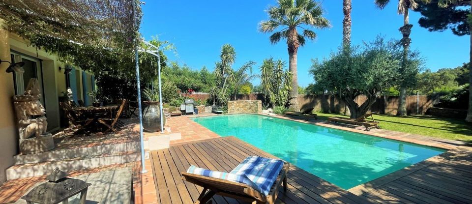 House 7 rooms of 169 m² in Grimaud (83310)