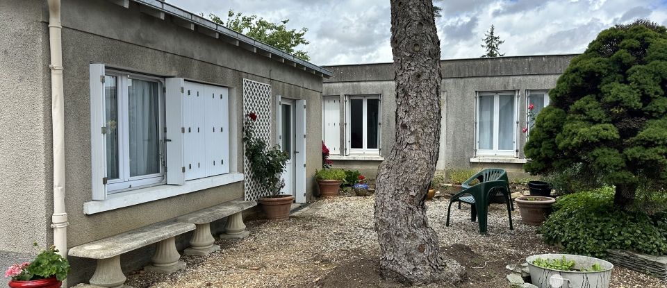 House 4 rooms of 87 m² in Thouars (79100)