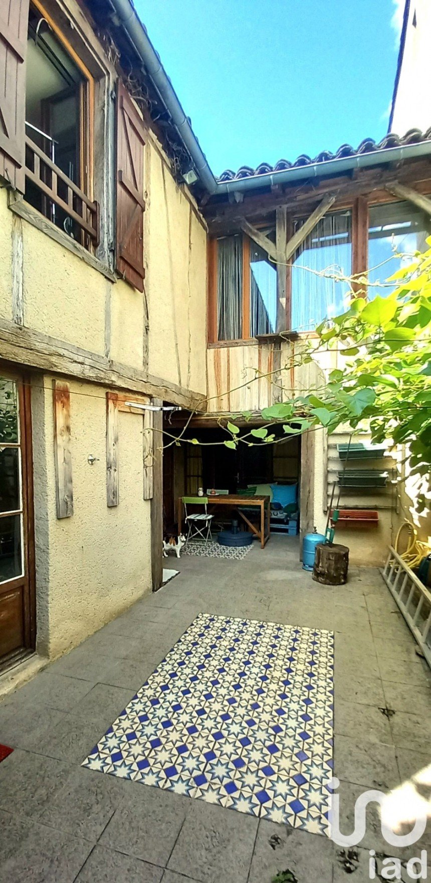 Vente Maison 104m² 3 Pièces à Saint-Céré (46400) - Iad France