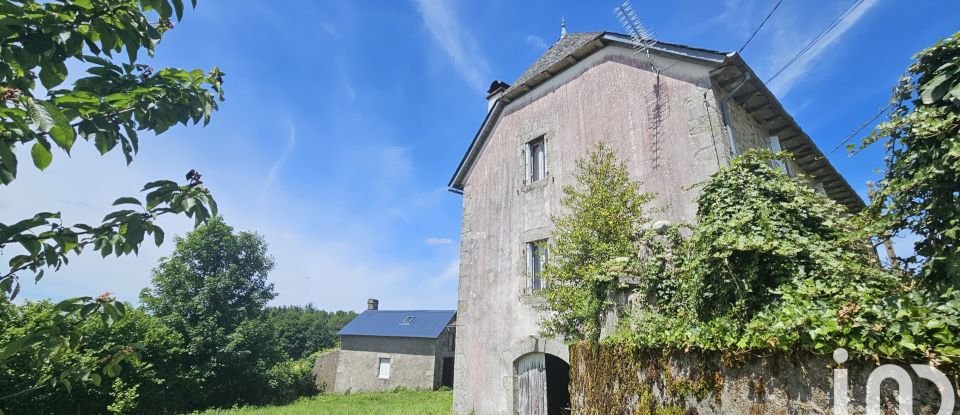 Maison 3 pièces de 101 m² à Saint-Mamet-la-Salvetat (15220)