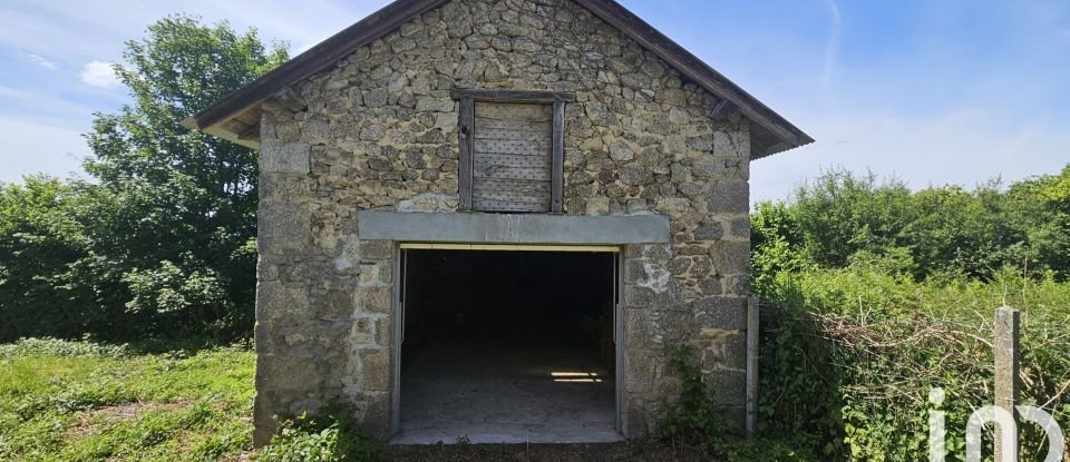 Maison 3 pièces de 101 m² à Saint-Mamet-la-Salvetat (15220)