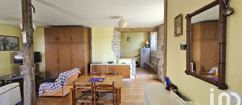 Maison 3 pièces de 101 m² à Saint-Mamet-la-Salvetat (15220)