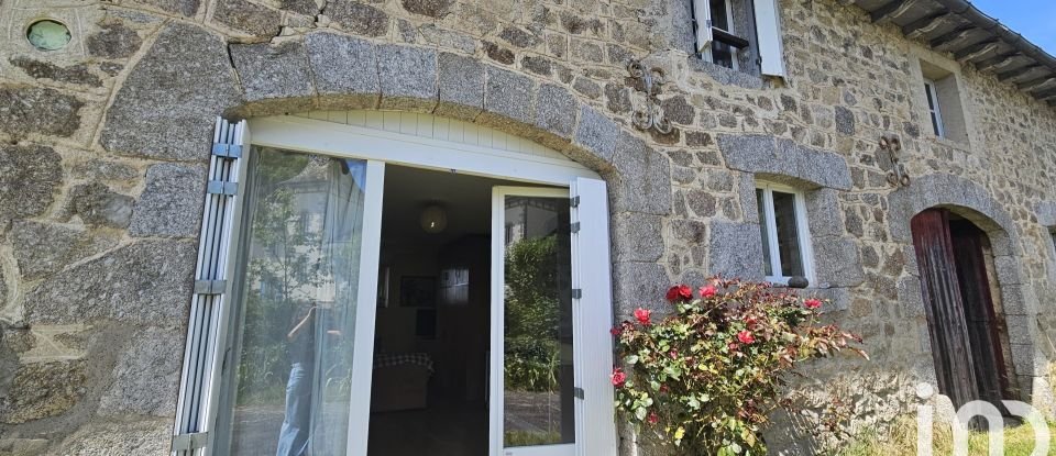 House 3 rooms of 101 m² in Saint-Mamet-la-Salvetat (15220)