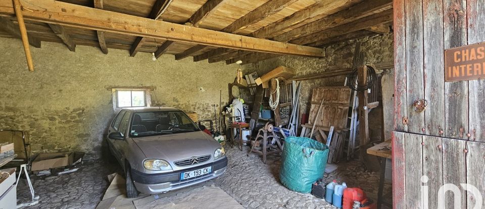 Maison 3 pièces de 101 m² à Saint-Mamet-la-Salvetat (15220)