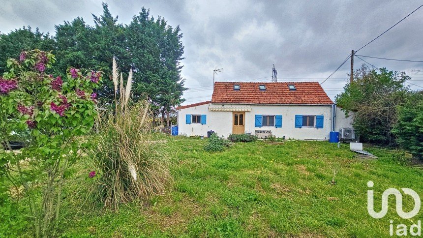 Country house 4 rooms of 70 m² in Loriges (03500)