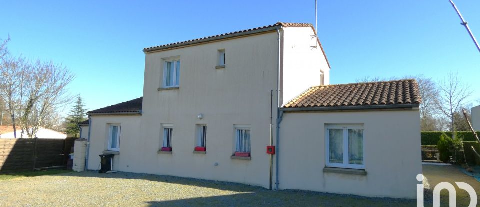 Maison 4 pièces de 113 m² à L'Hermenault (85570)