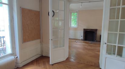 House 10 rooms of 215 m² in Fontainebleau (77300)