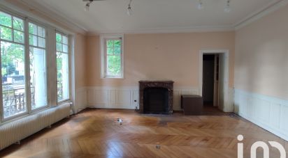 House 10 rooms of 215 m² in Fontainebleau (77300)