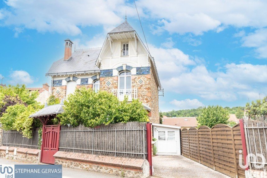 House 7 rooms of 175 m² in Montlhéry (91310)