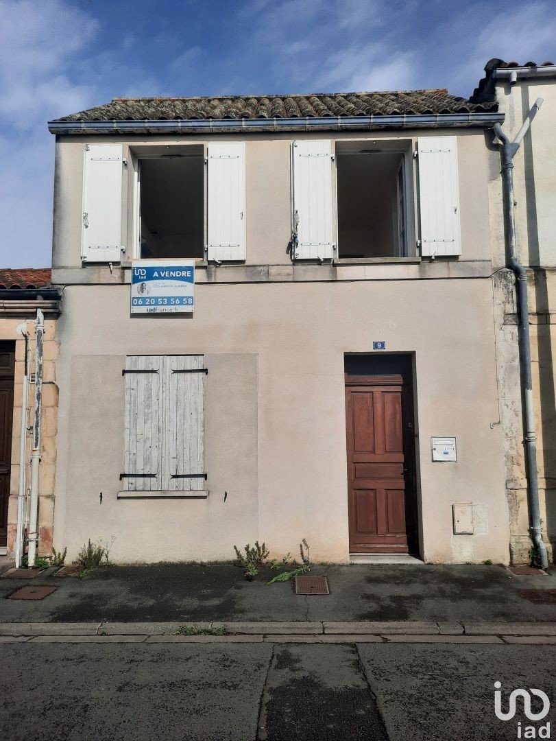 Vente Maison 77m² 3 Pièces à Rochefort (17300) - Iad France