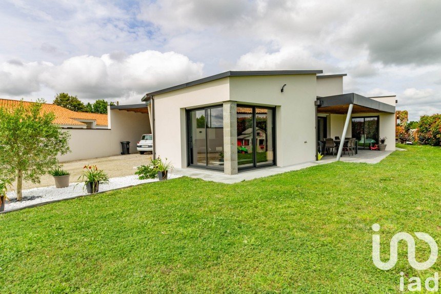 Maison d’architecte 6 pièces de 146 m² à Bellevigny (85170)