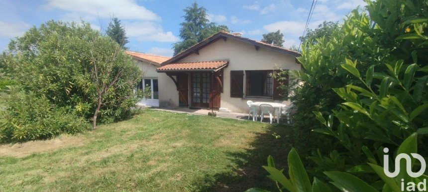 House 3 rooms of 58 m² in Coutras (33230)